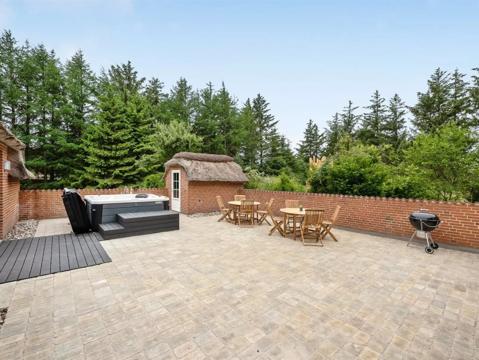 "Erla" - 2.3km from the sea-Outside