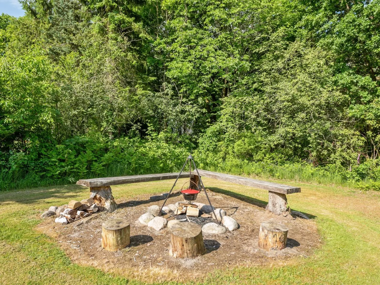 "Yngve" - 56.5km from the sea-Outside