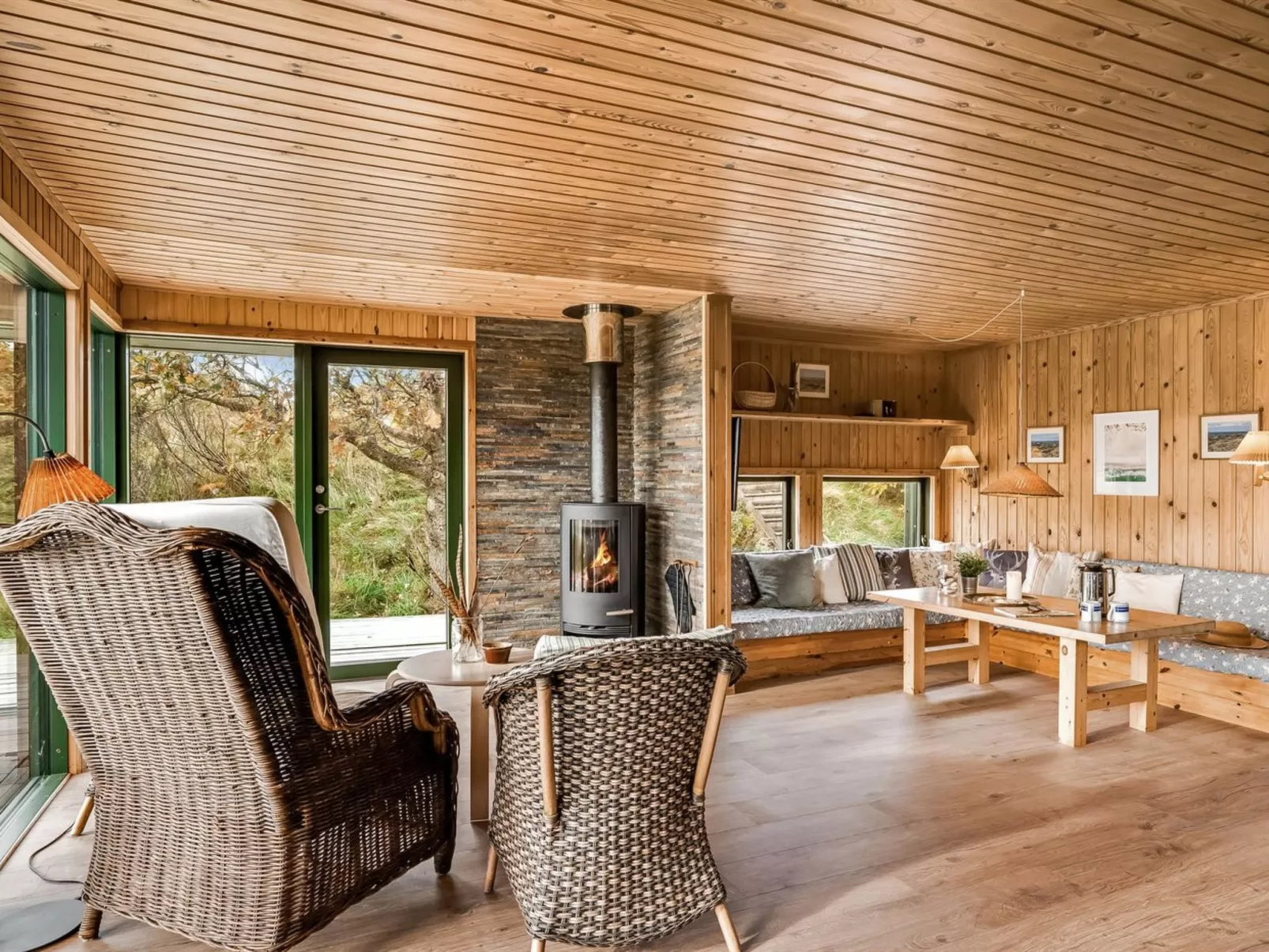 "Hunved" - 500m from the sea-Drinnen