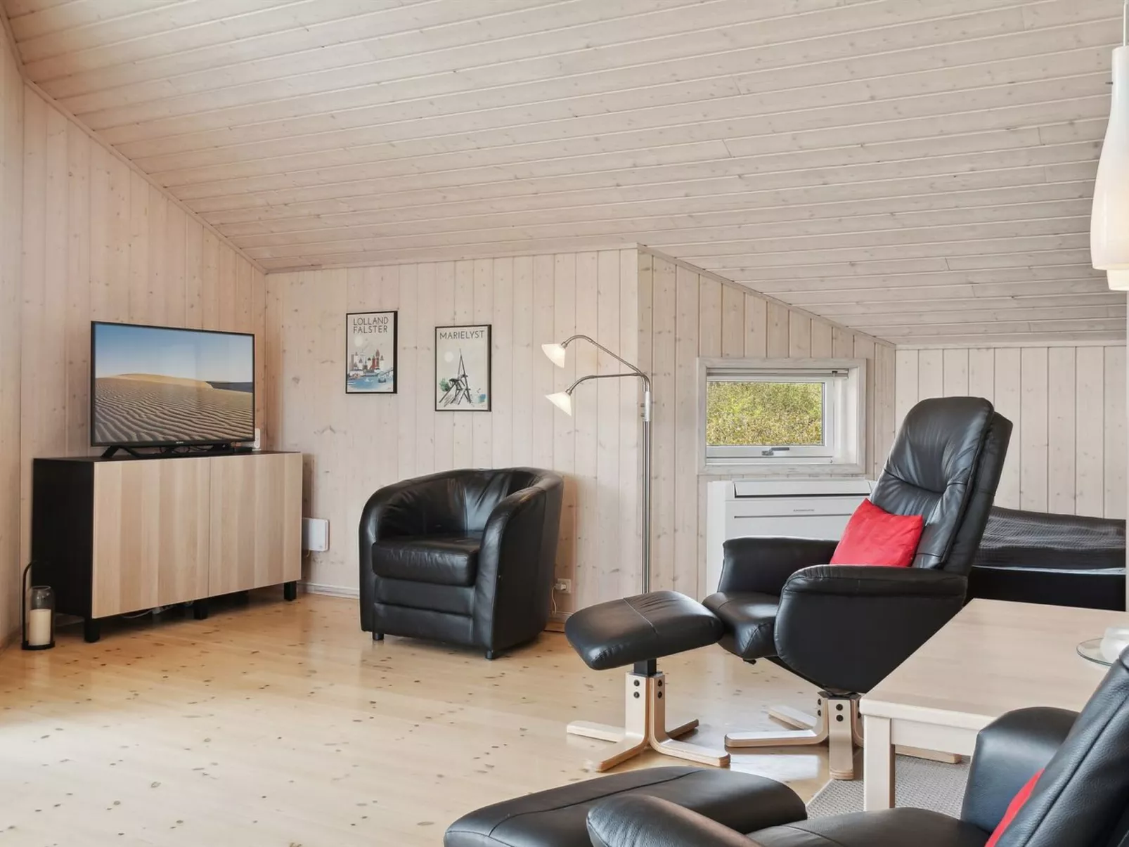 "Swanhild" - 900m from the sea-Inside