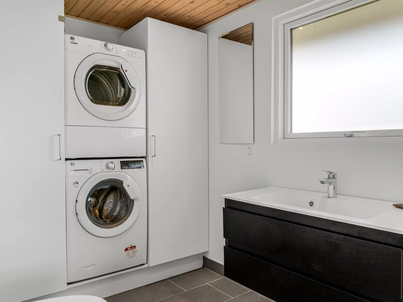 "Aatu" - 360m from the sea-Inside