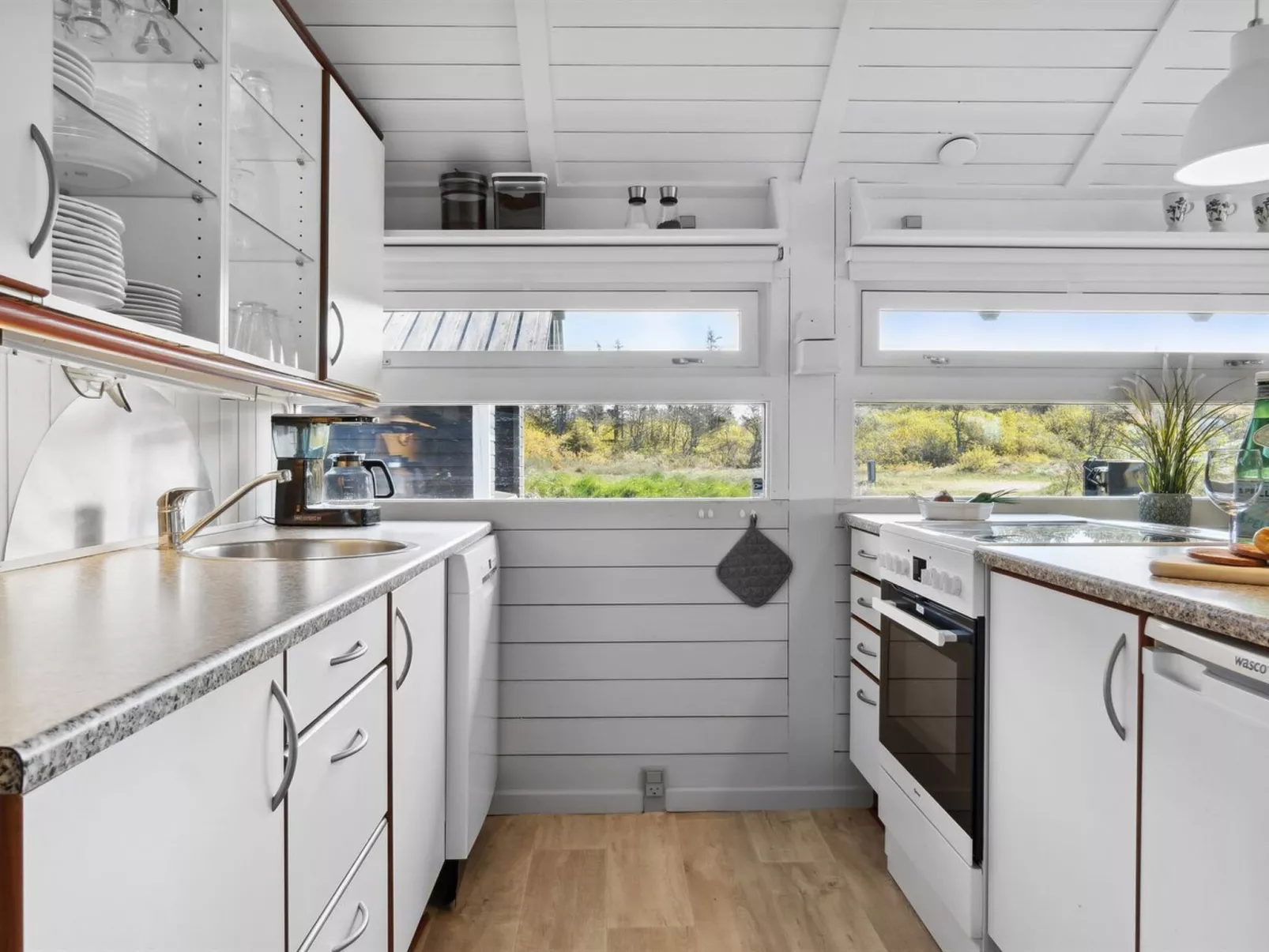 "Allida" - 800m from the sea-Dedans