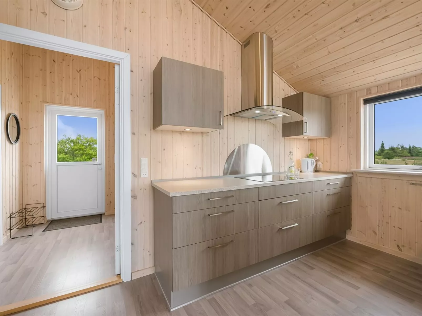 "Clement" - 500m to the fjord-Drinnen