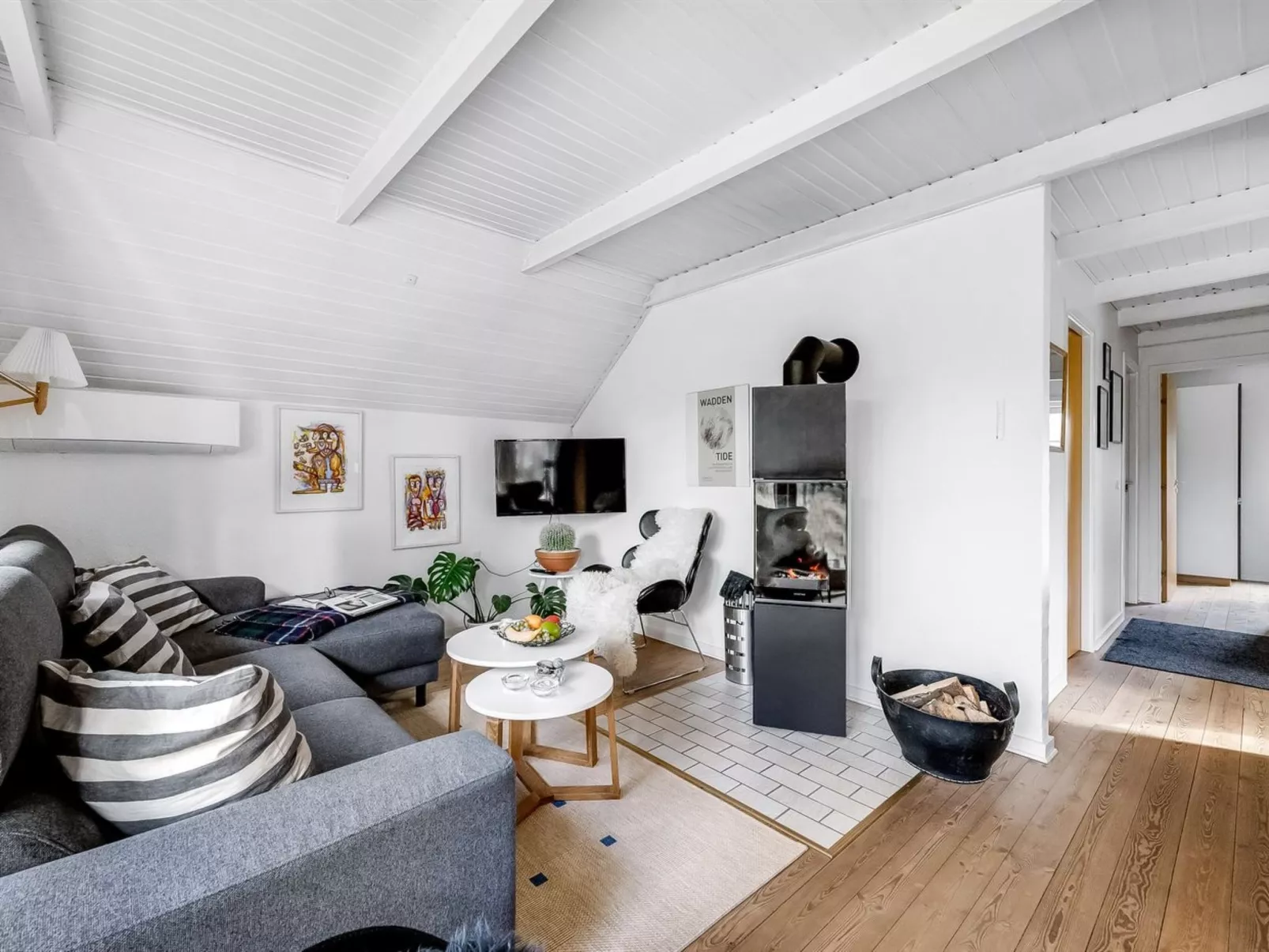 "Annetin" - 850m from the sea-Inside