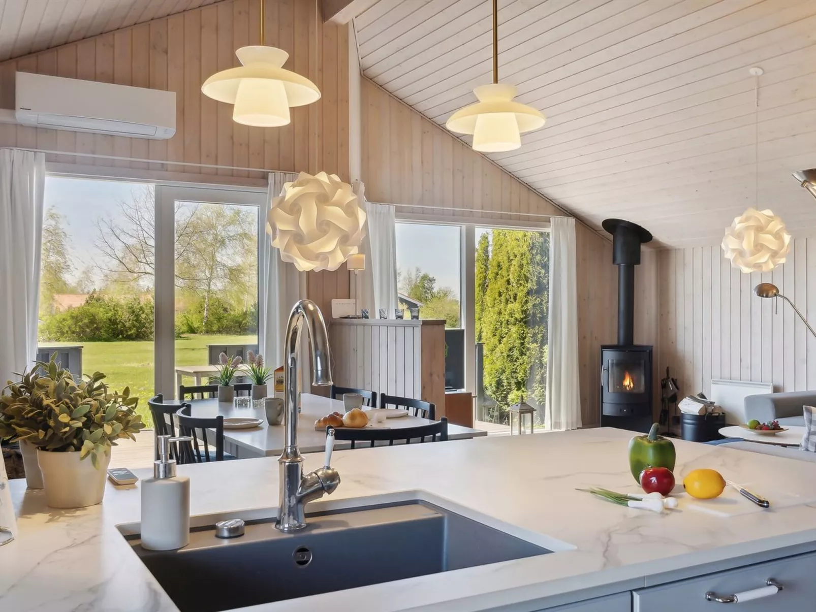 "Florentin" - 1km from the sea-Inside