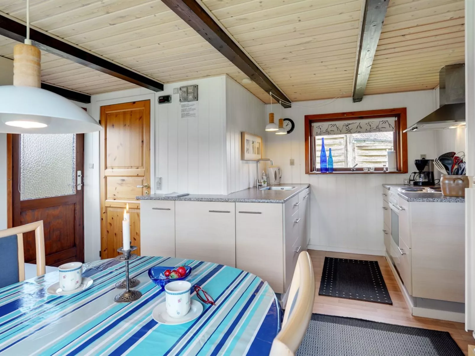 "Leocadia" - 150m to the fjord-Dedans