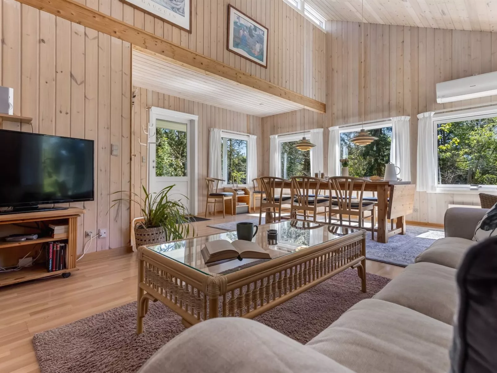 "Rustam" - 600m from the sea-Inside