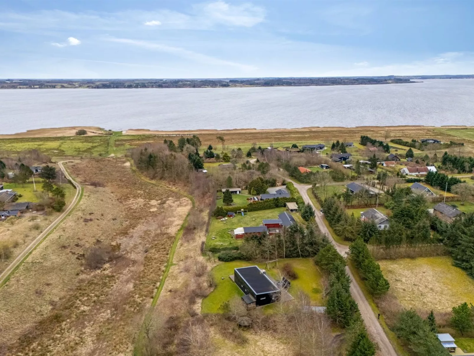 "Tenna" - 250m to the fjord-Outside