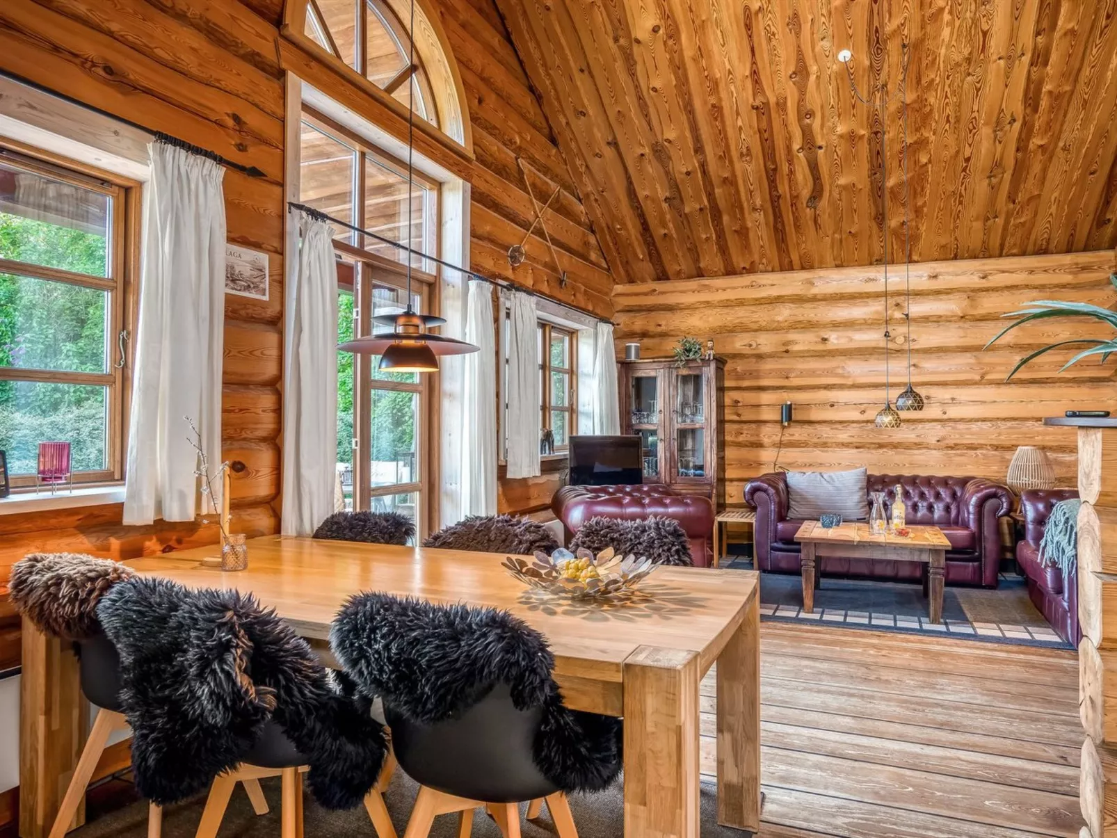 "Stamen" - 200m from the sea-Inside