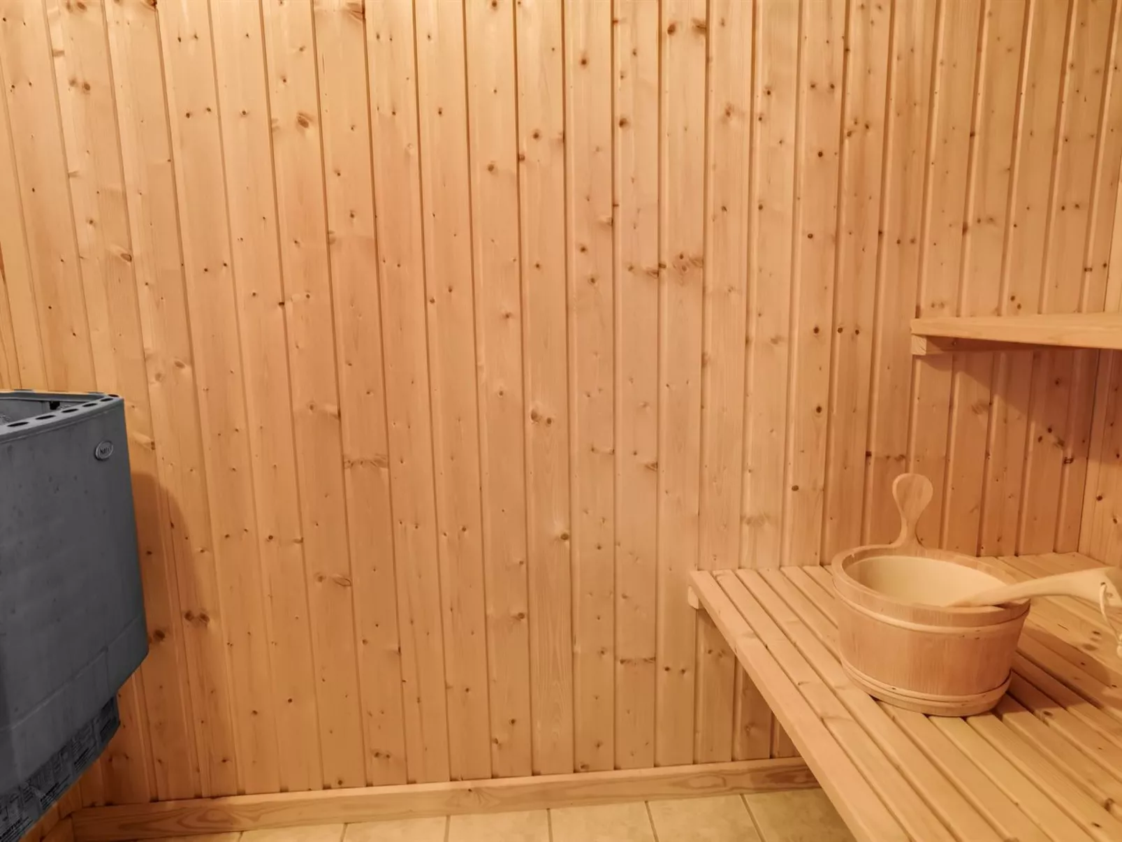 "Femke" - 250m to the fjord-Drinnen