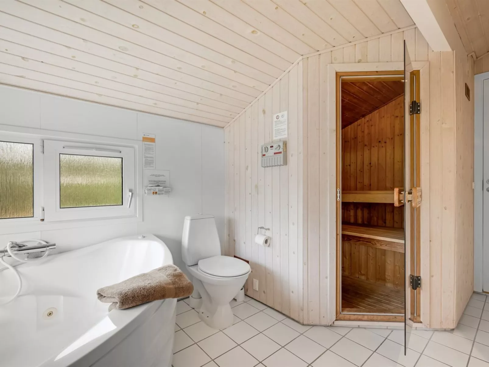 "Andrie" - 800m from the sea-Inside