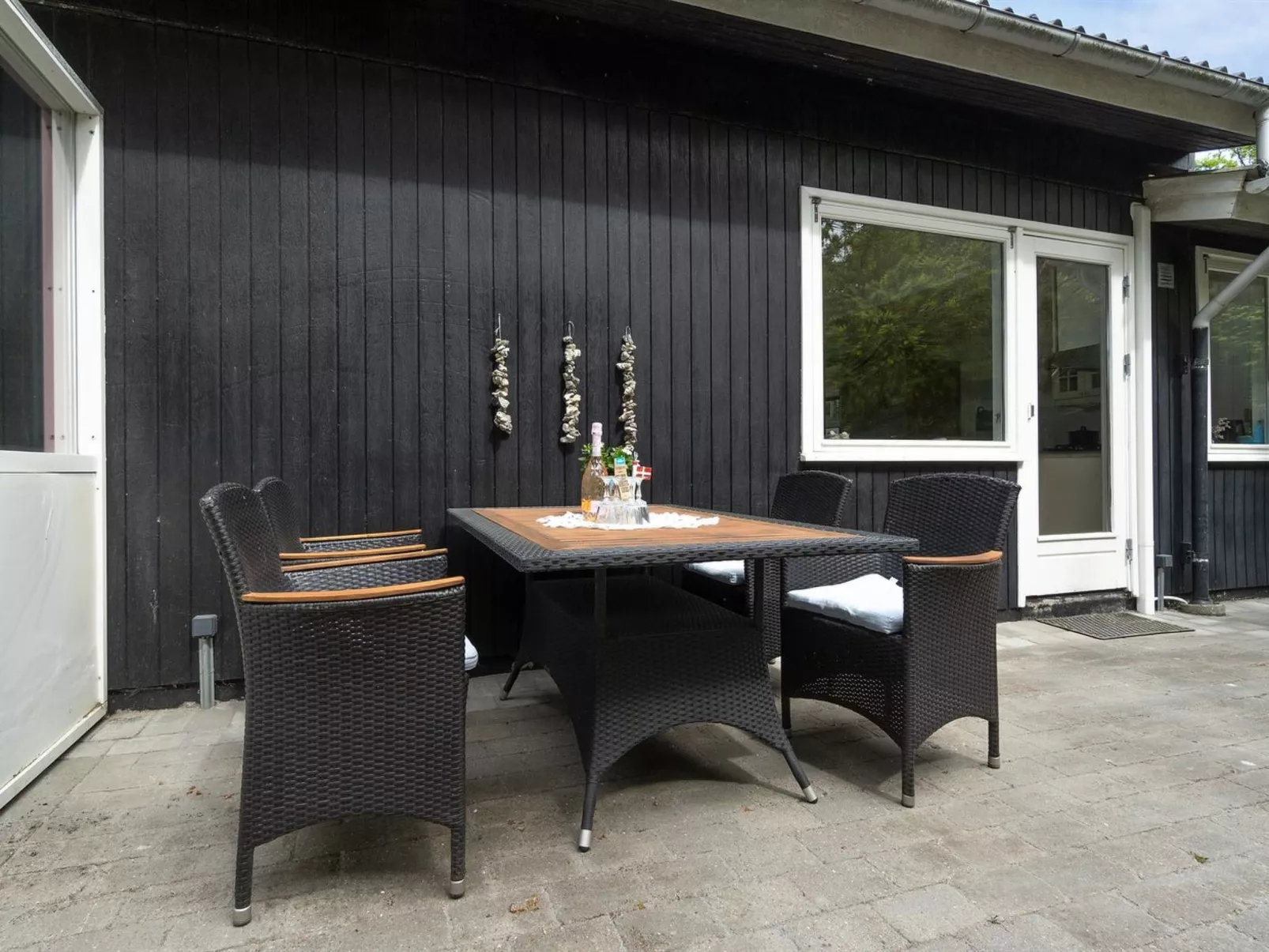 "Freda" - 100m to the fjord-Outside