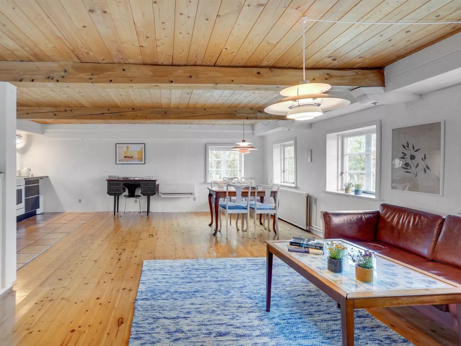 "Aughe" - 25km from the sea-Drinnen