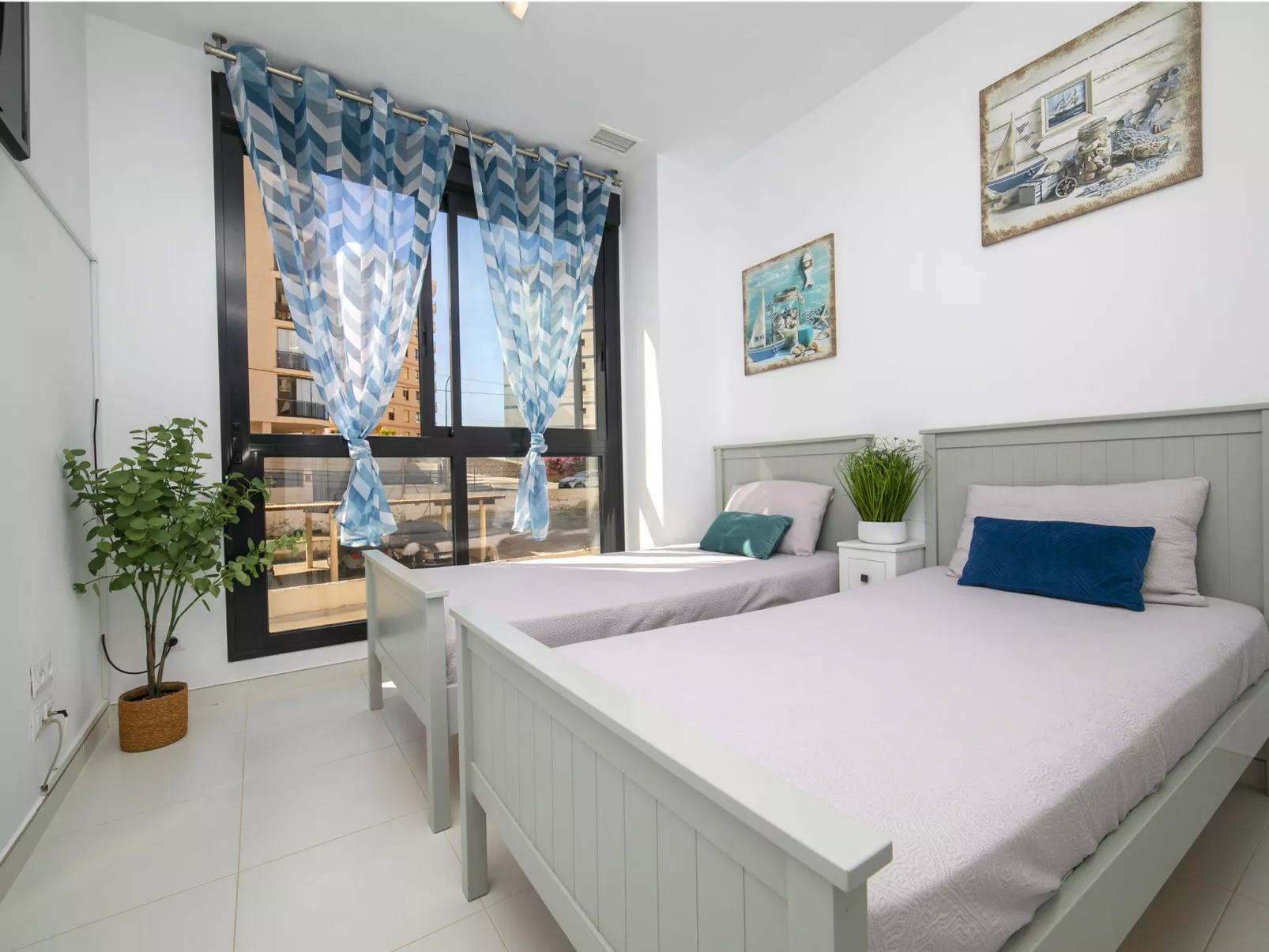 Calpe Beach II-Inside