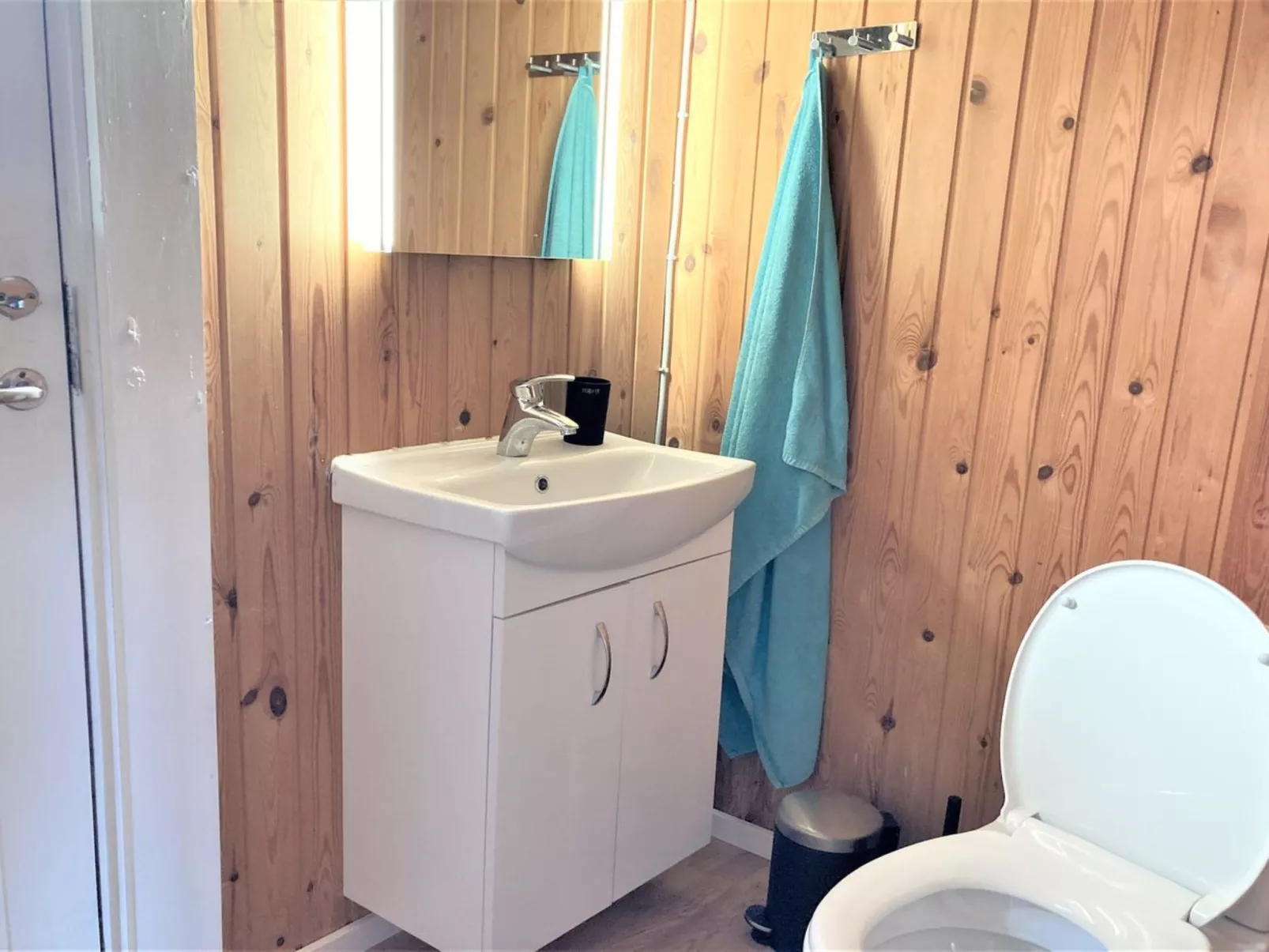 "Ginnie" - 300m from the sea-Inside