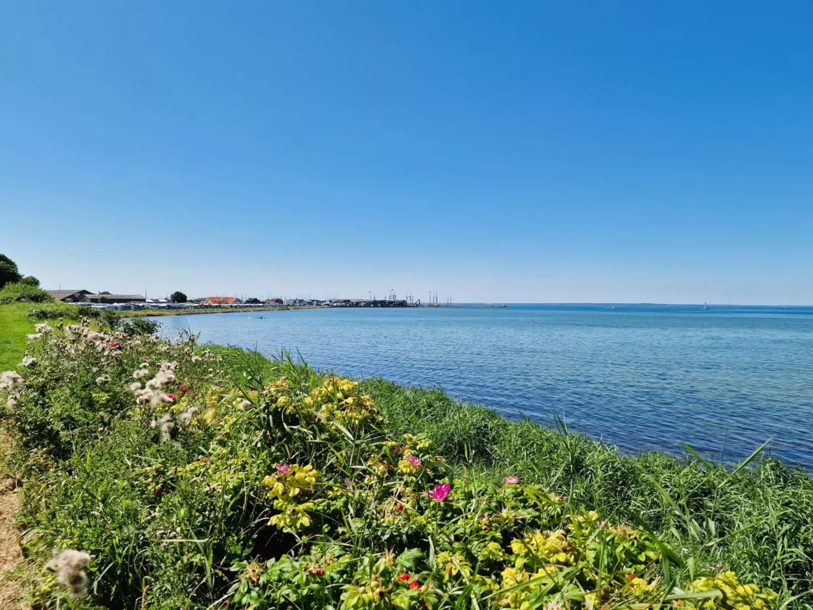 "Emira" - 50m from the sea-Outside