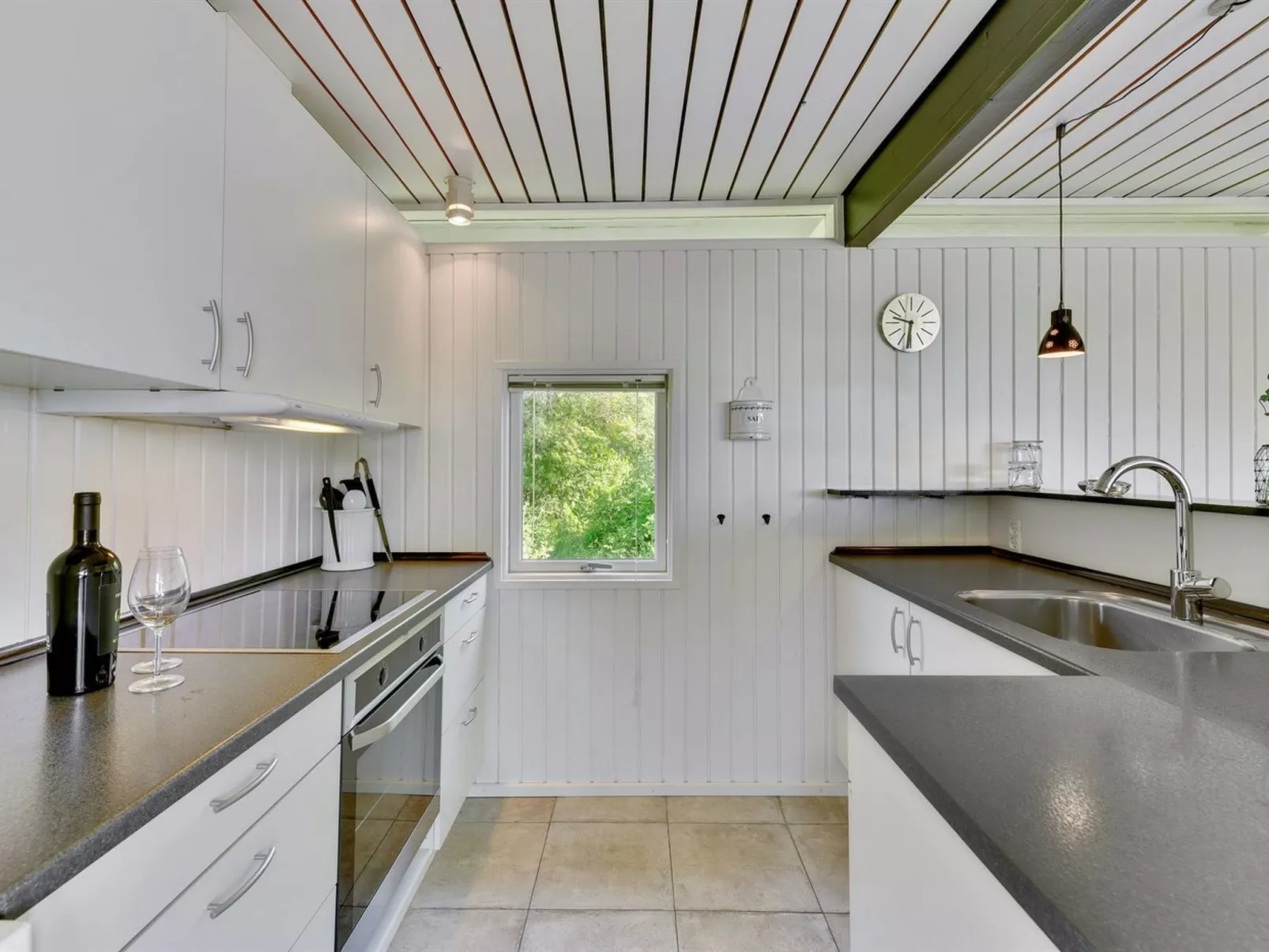 "Anund" - 1.4km from the sea-Inside