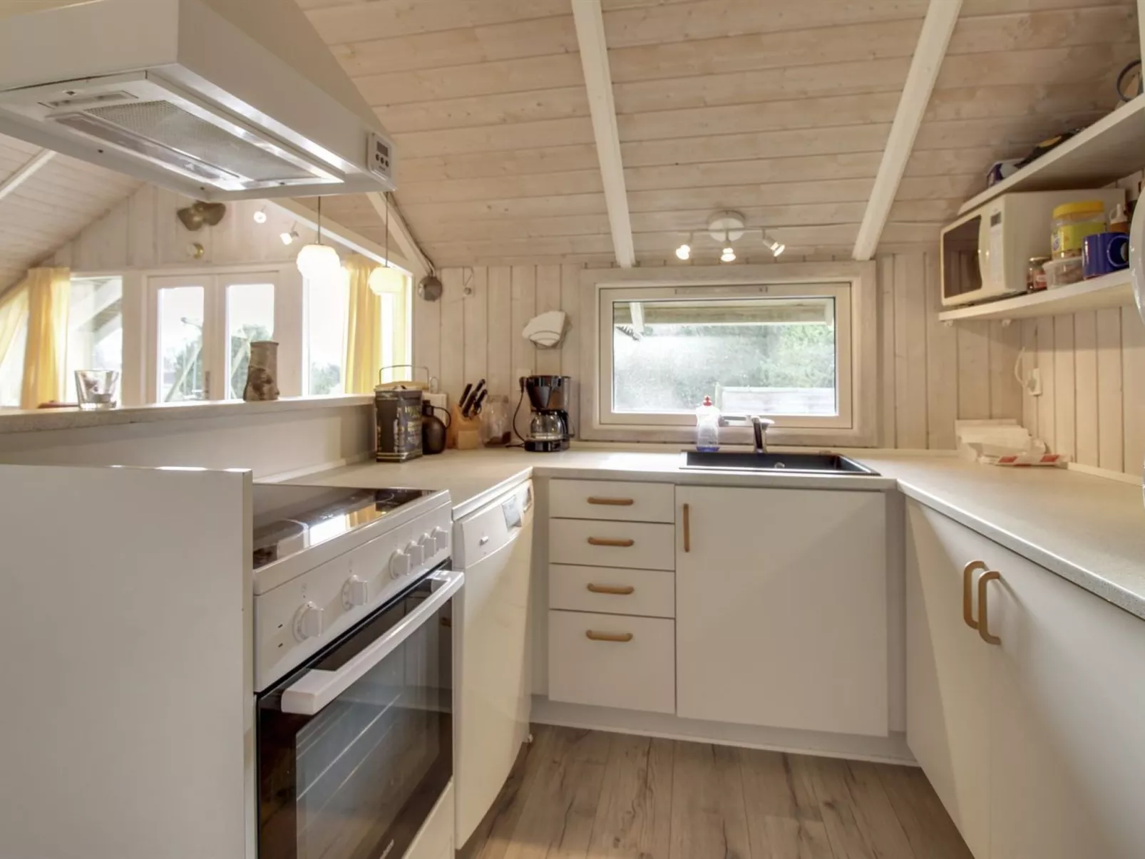 "Eline" - 1.5km from the sea-Inside