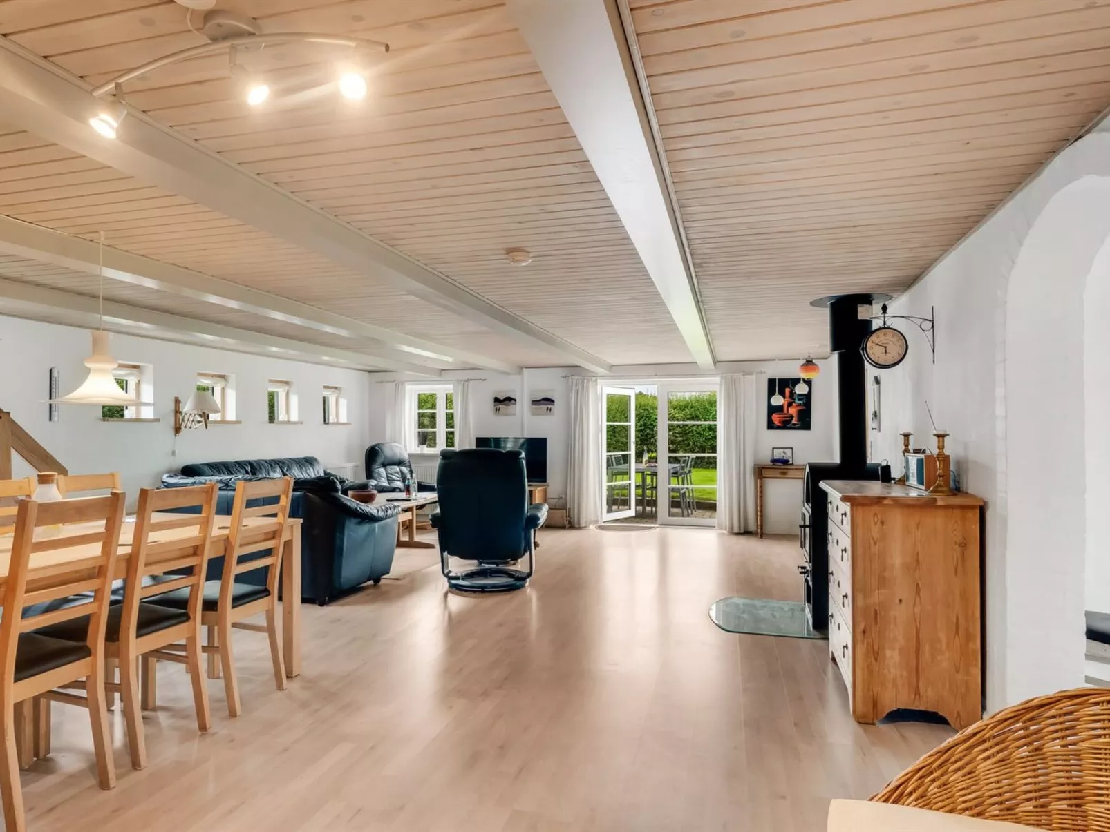 "Aliza" - 300m to the fjord-Inside