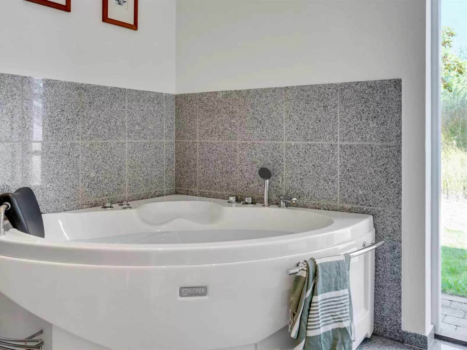 "Kringfod" - 590m from the sea-Drinnen