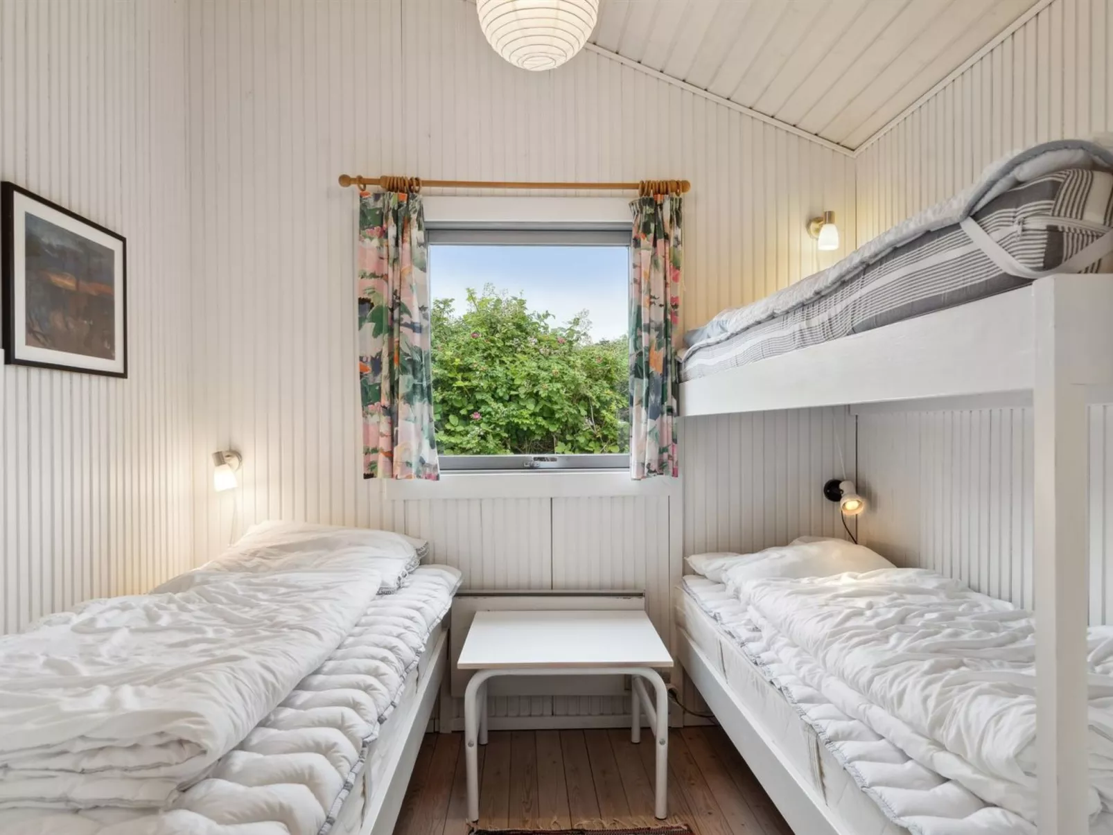 "Bridgette" - 100m from the sea-Inside