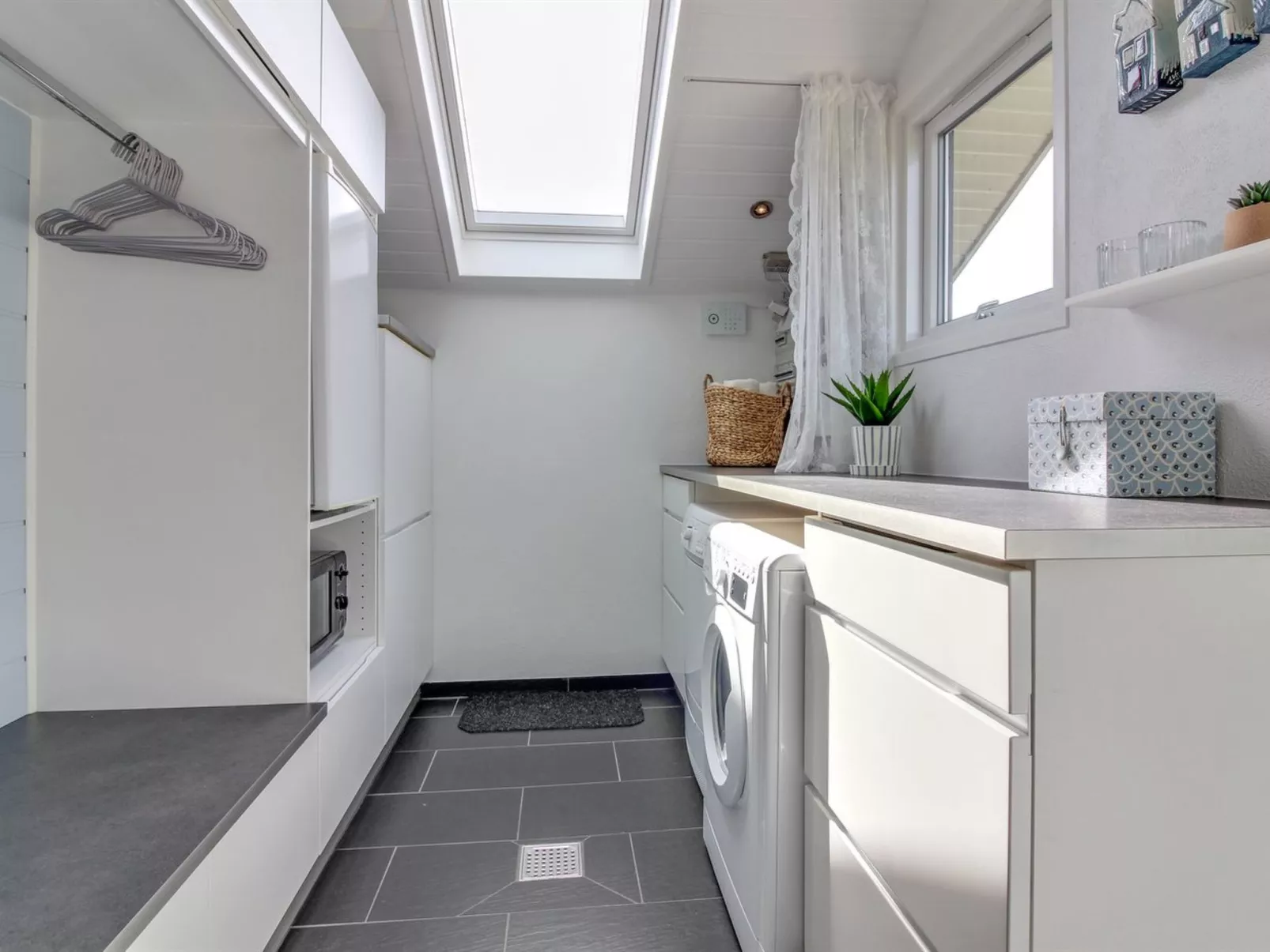 "Harmen" - 1.1km from the sea-Inside