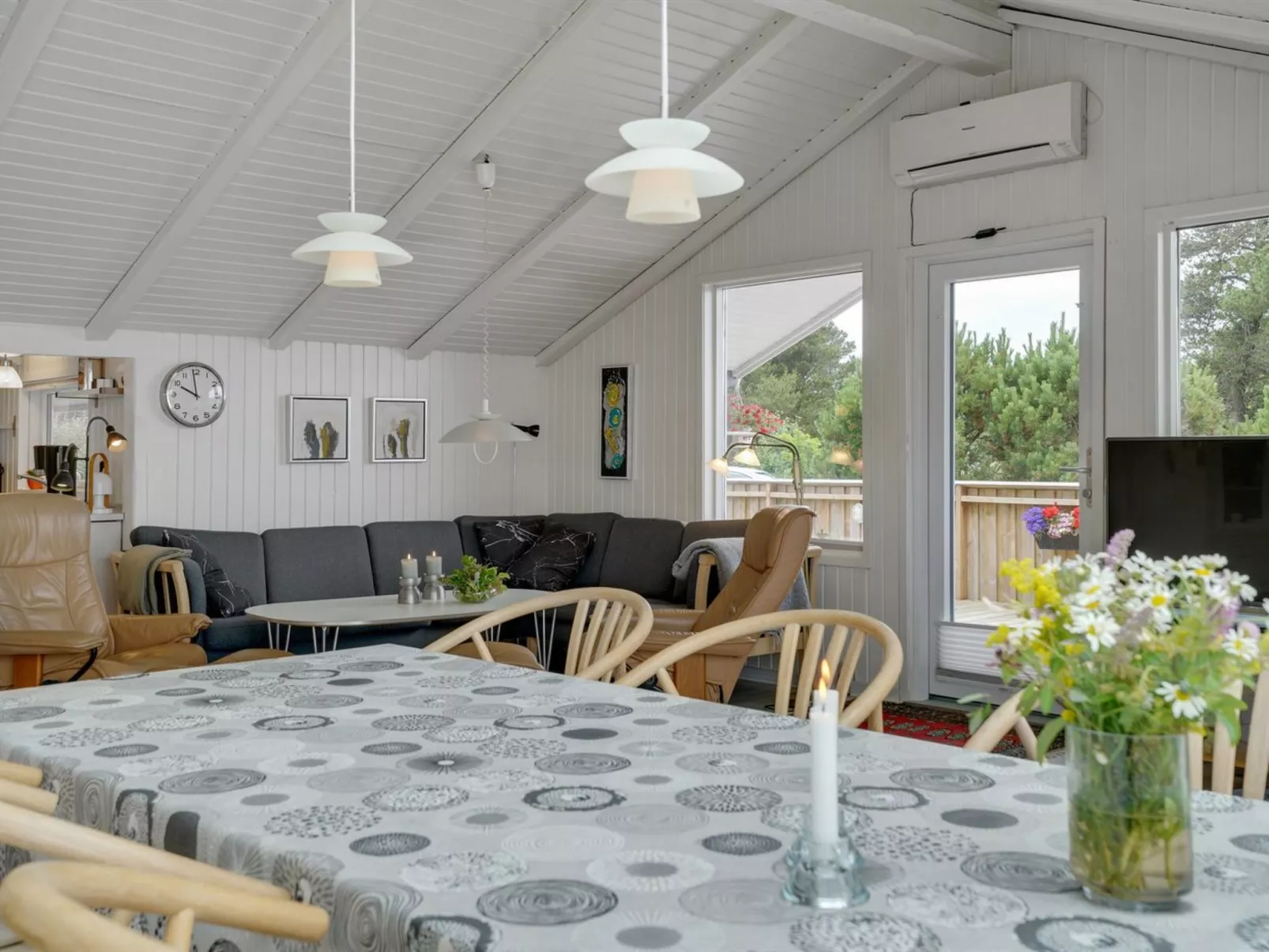 "Arlette" - 1.8km from the sea-Drinnen