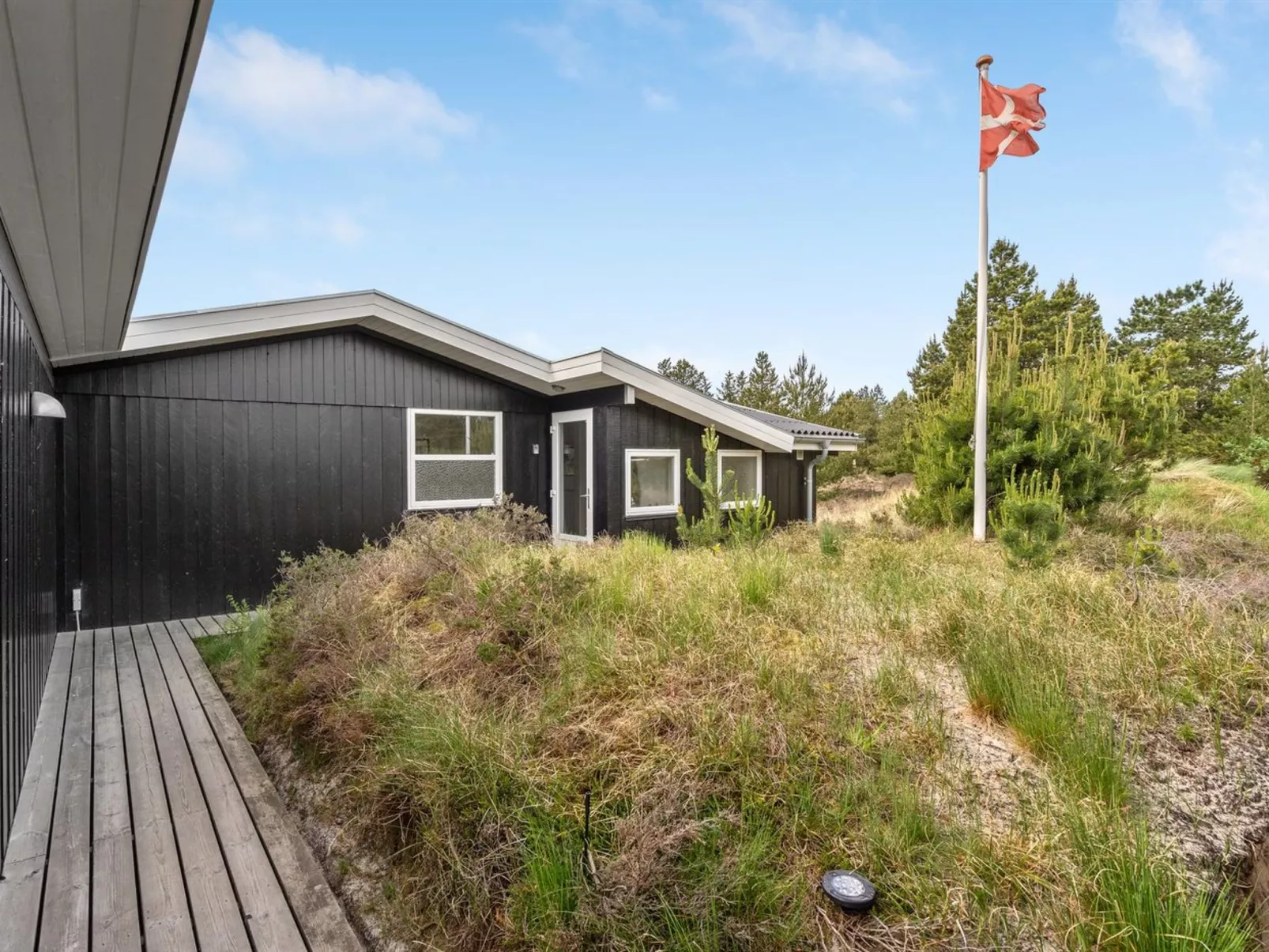 "Fredrikka" - 3.9km from the sea-Outside