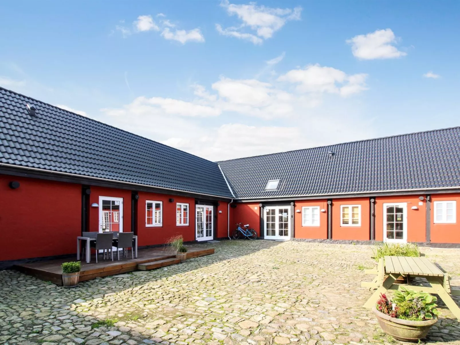 "Manfred" - 6km from the sea-Outside