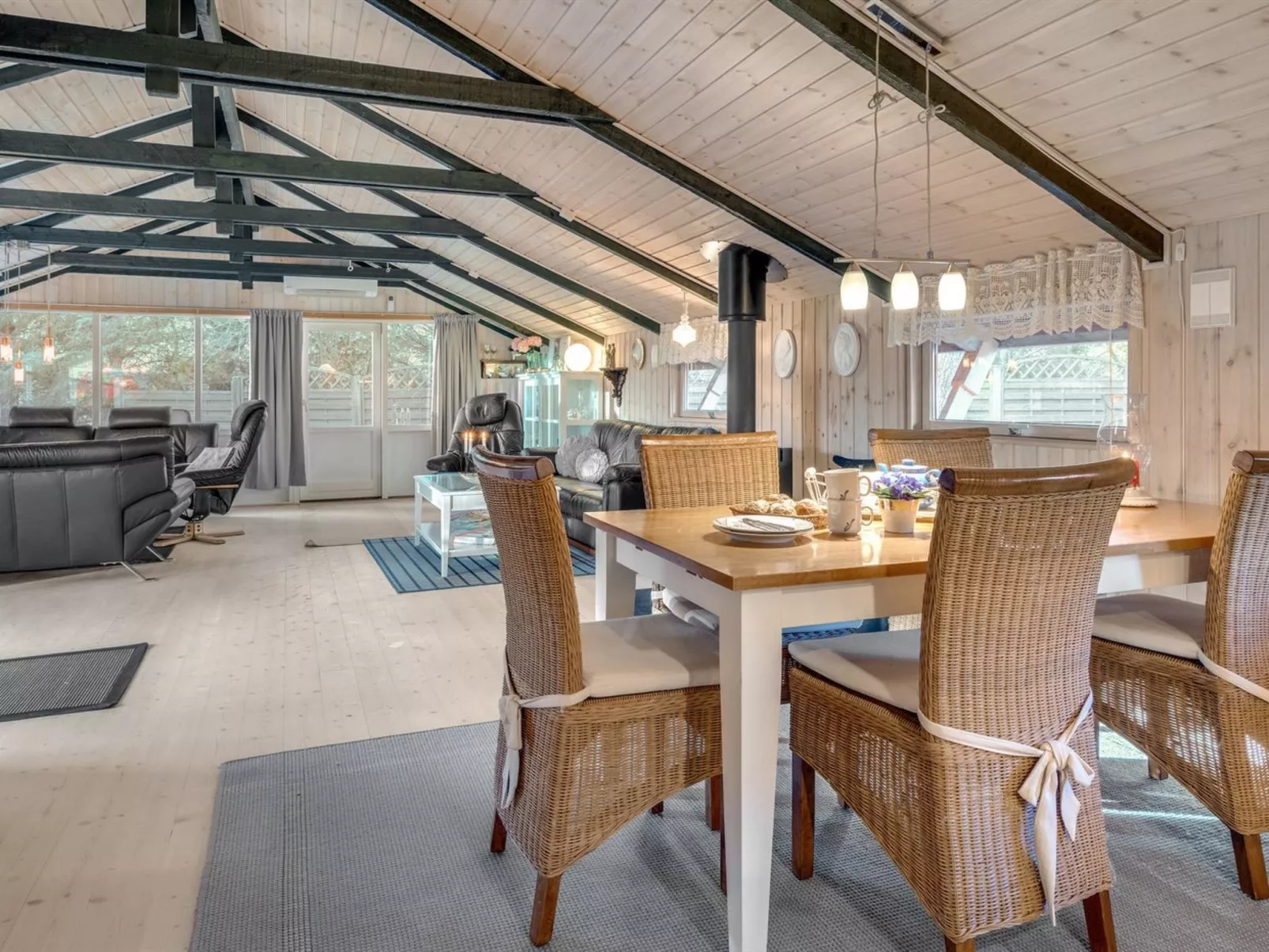 "Feliza" -  from the sea-Drinnen