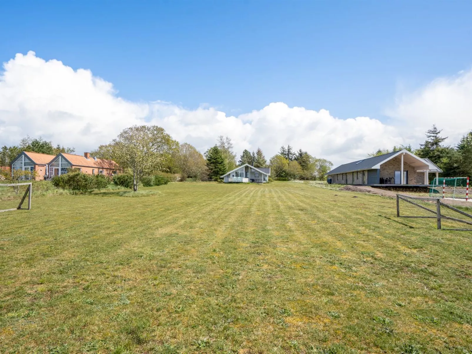 "Arleta" - 250m to the fjord-Outside