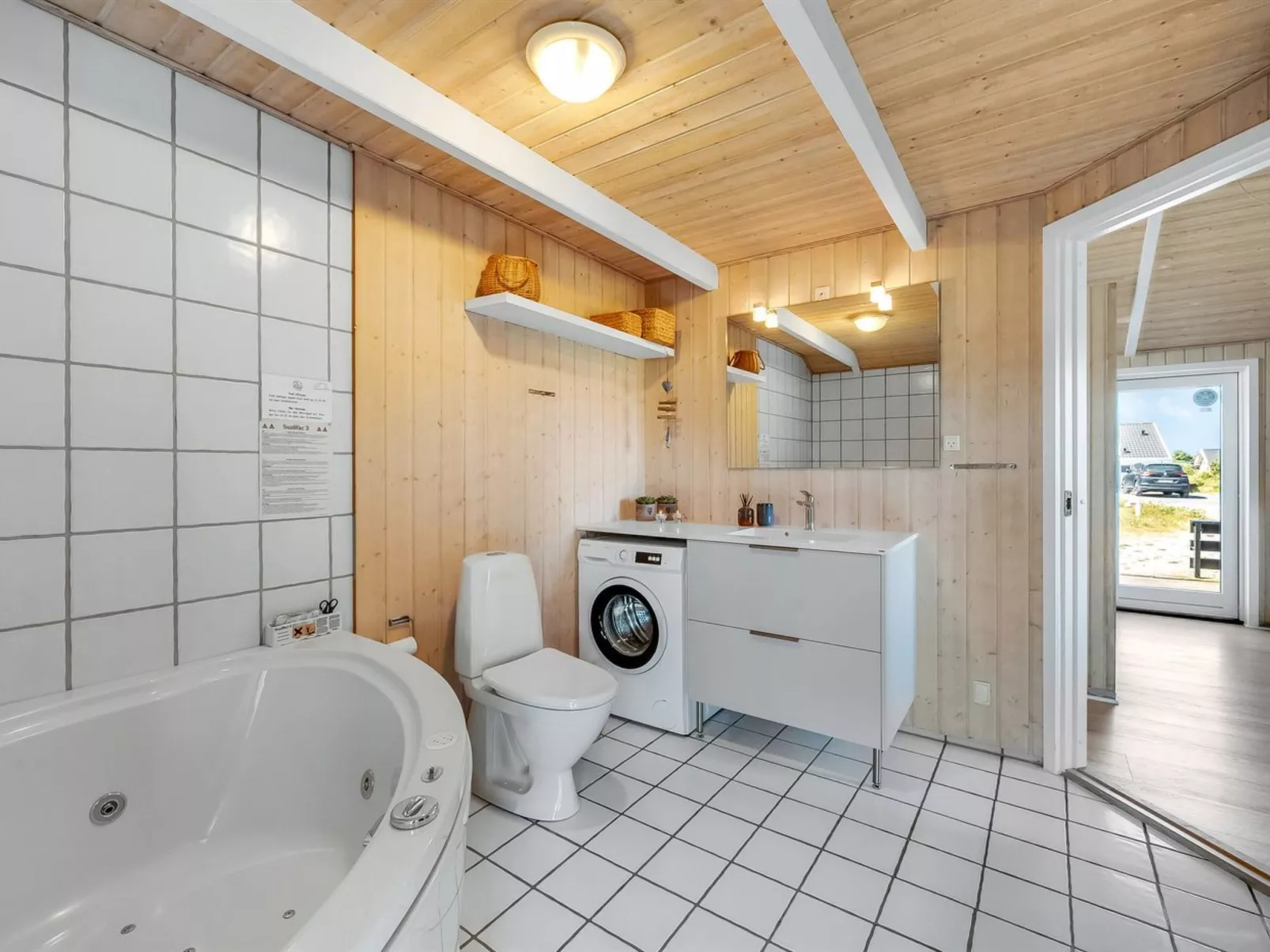 "Fejzo" - 700m to the fjord-Inside