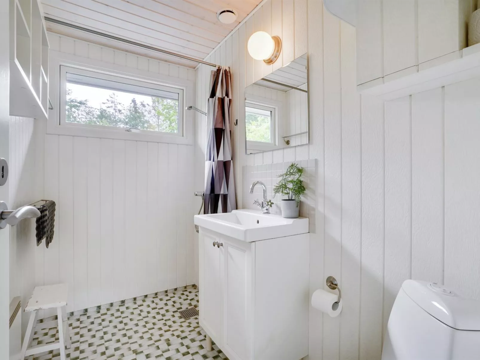 "Angantir" - 700m to the fjord-Dedans