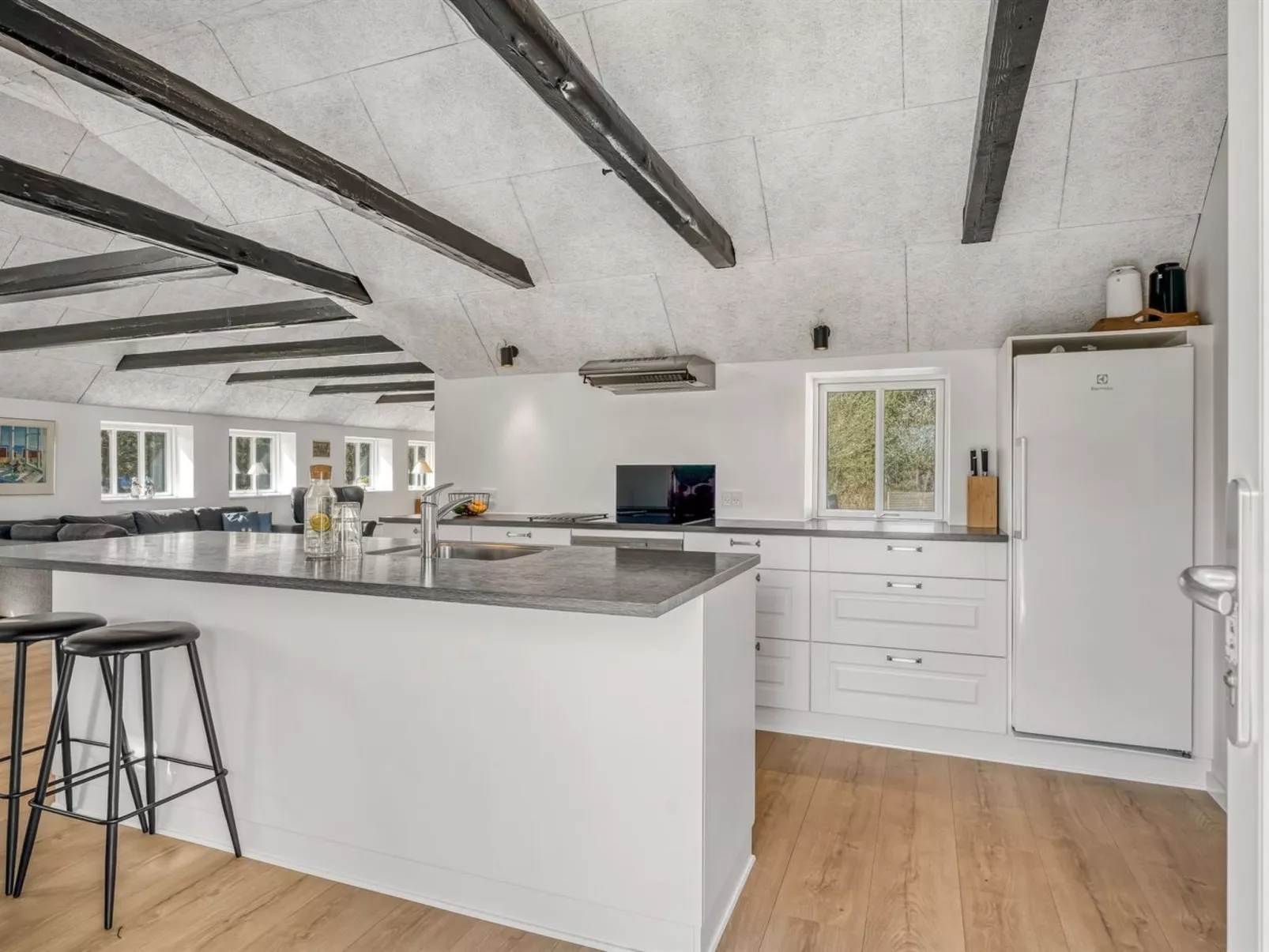 "Elisa" - 1.2km from the sea-Inside