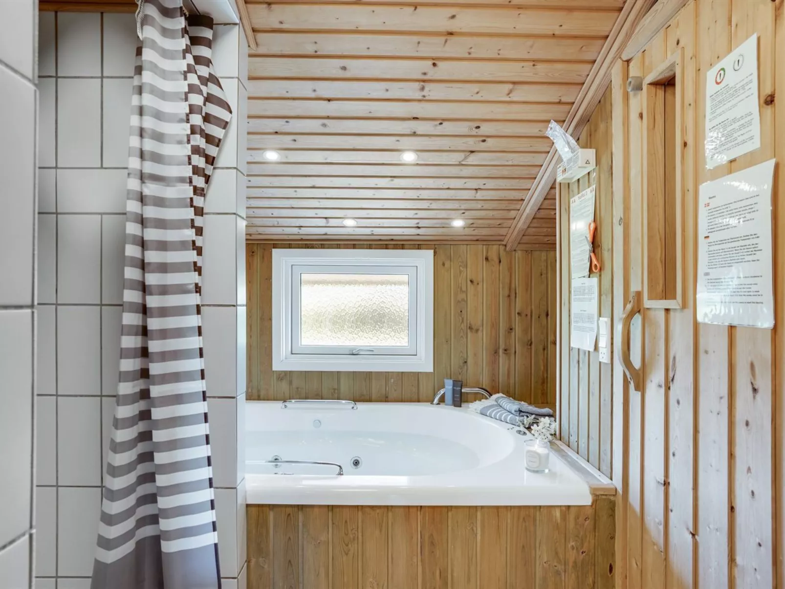 "Biarni" - 300m from the sea-Drinnen