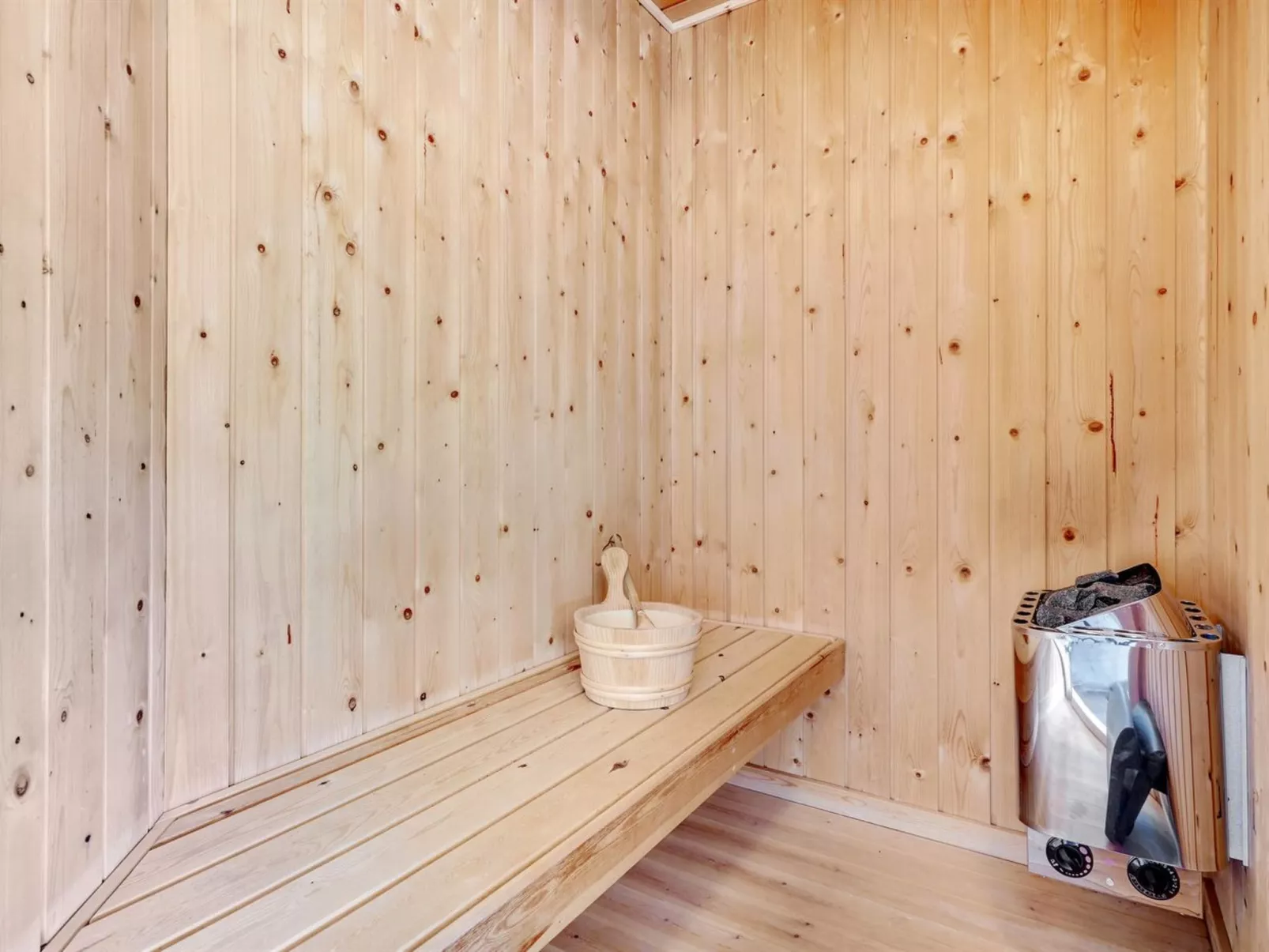 "Annvy" - 200m from the sea-Inside