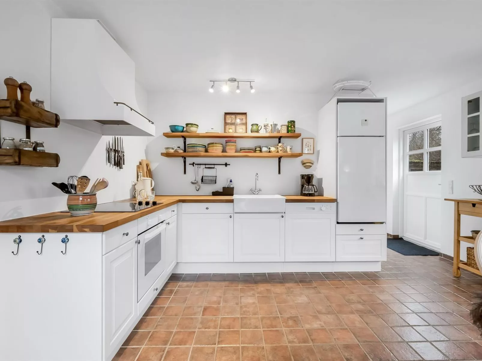 "Mandana" - 10km to the fjord-Drinnen