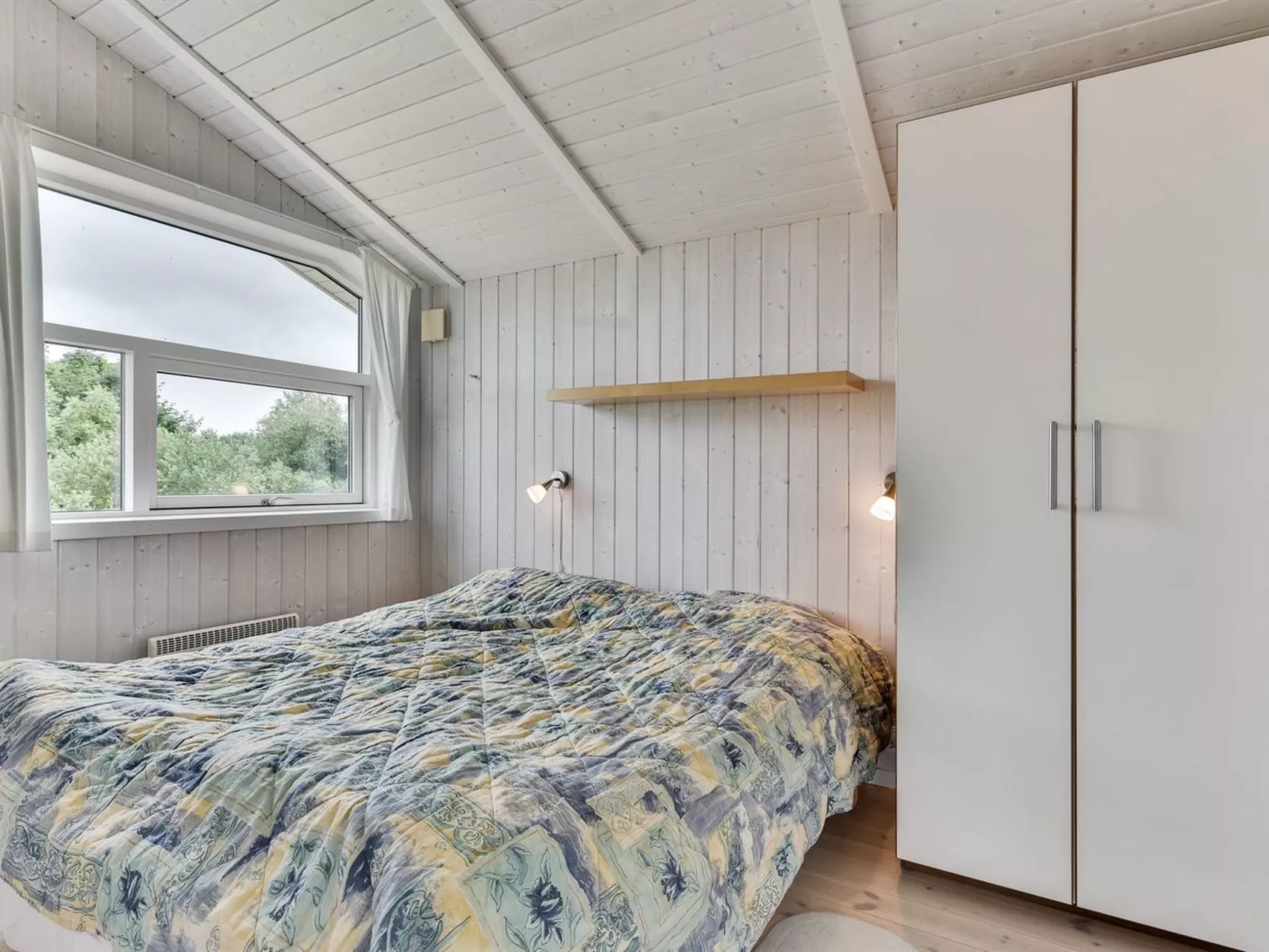 "Sisko" - 600m from the sea-Inside