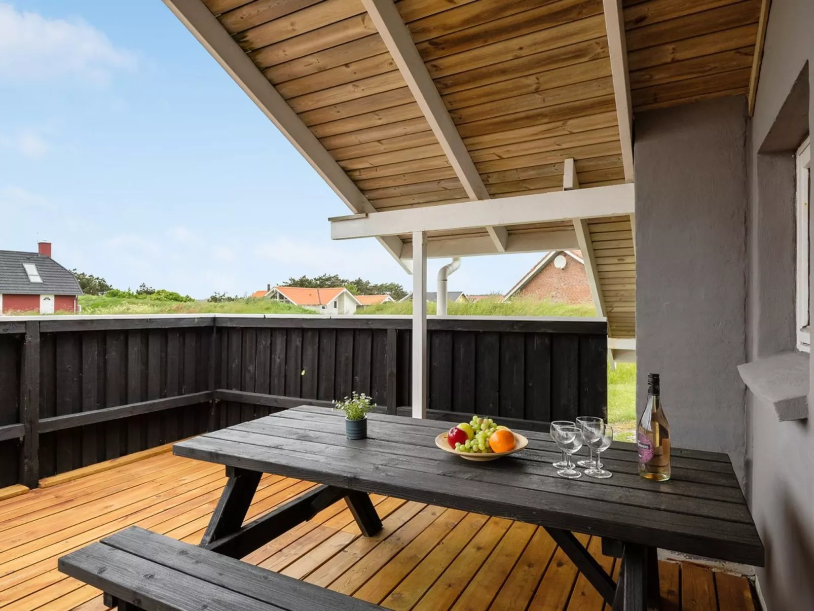 "Solbritt" - 330m to the fjord-Outside