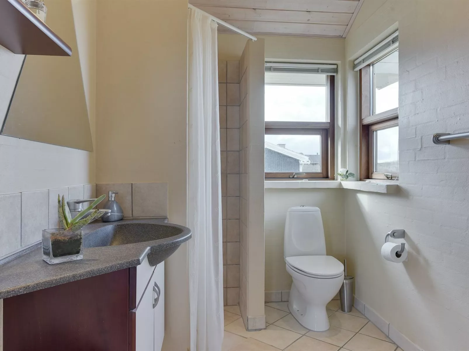 "Fam" - 300m from the sea-Inside