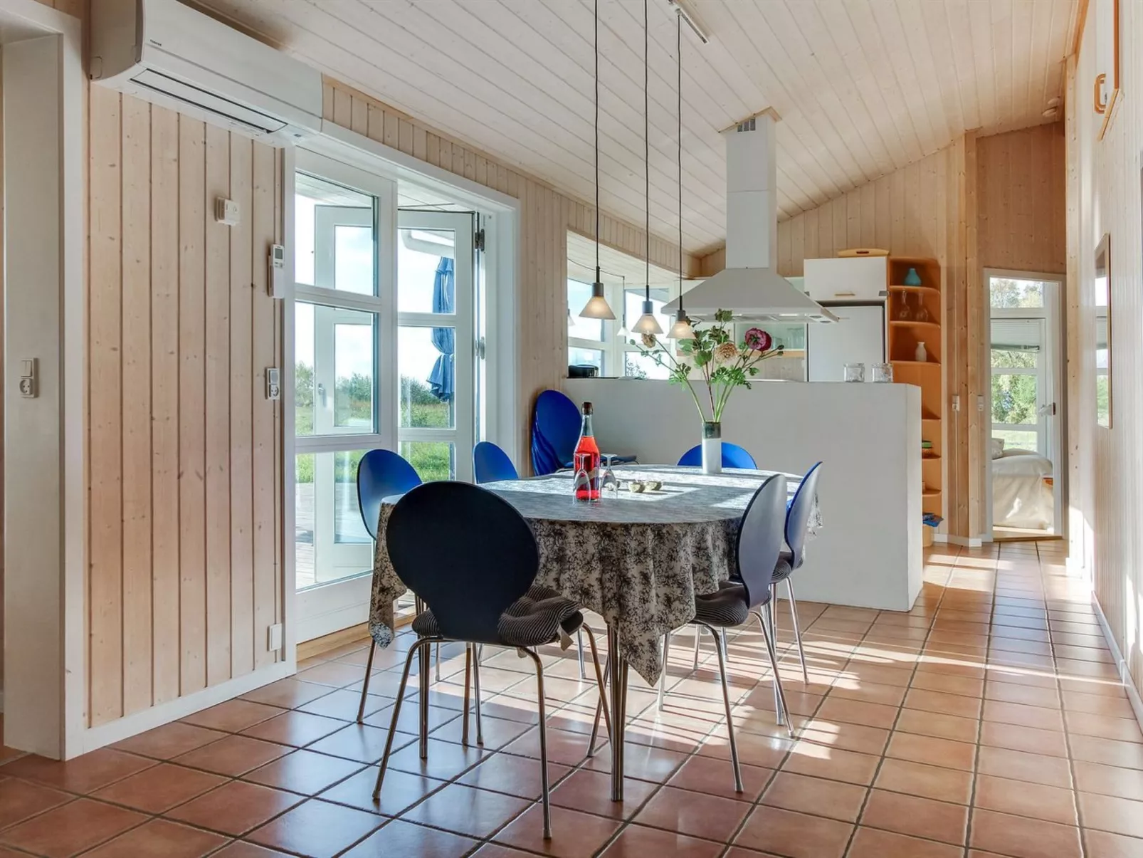 "Kajsa" - 50m from the sea-Inside