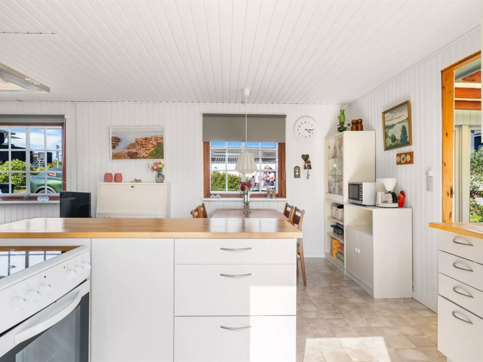 "Neea" - 40m from the sea-Drinnen