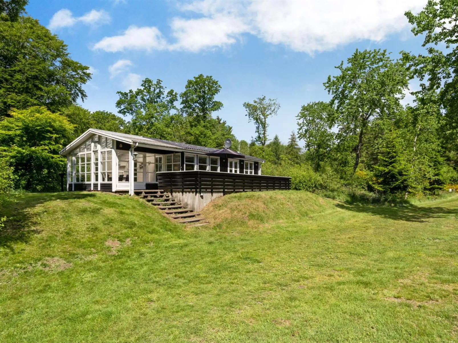 "Gunward" - 1.5km from the sea-Outside