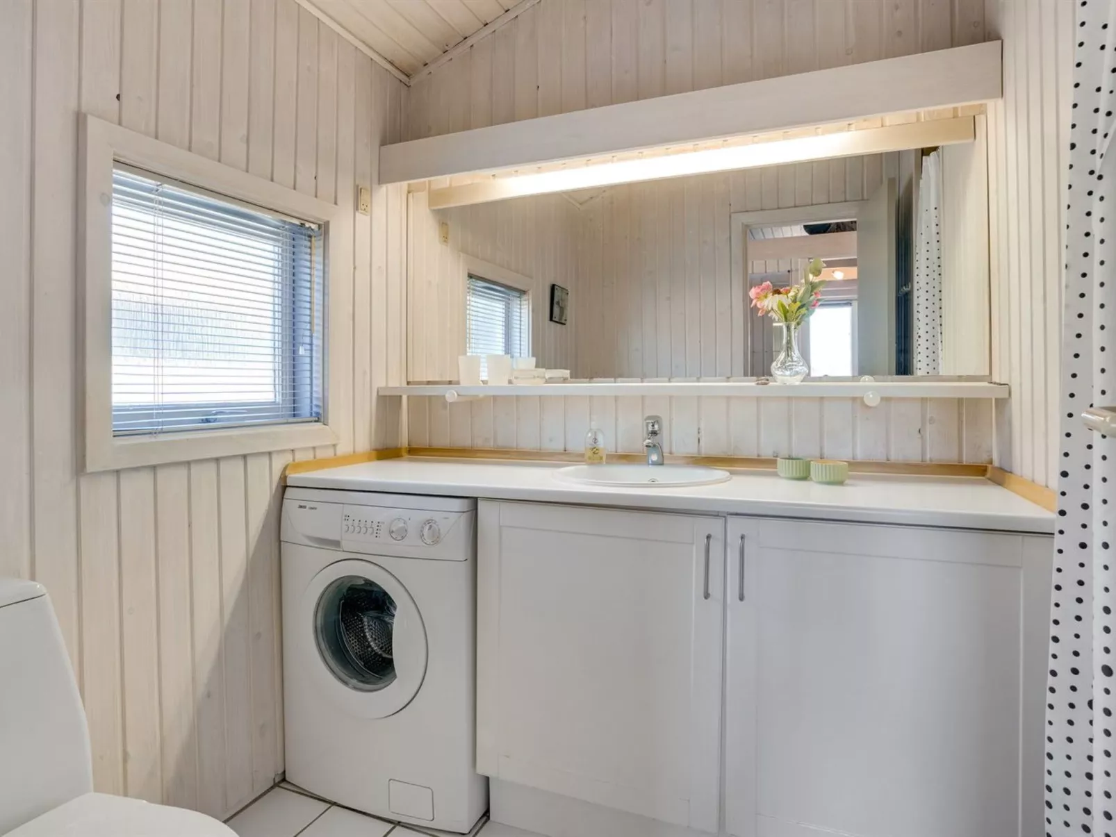 "Fanney" - 100m from the sea-Inside