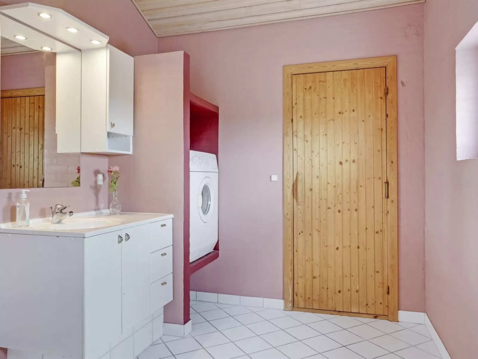 "Jerg" - 500m from the sea-Drinnen