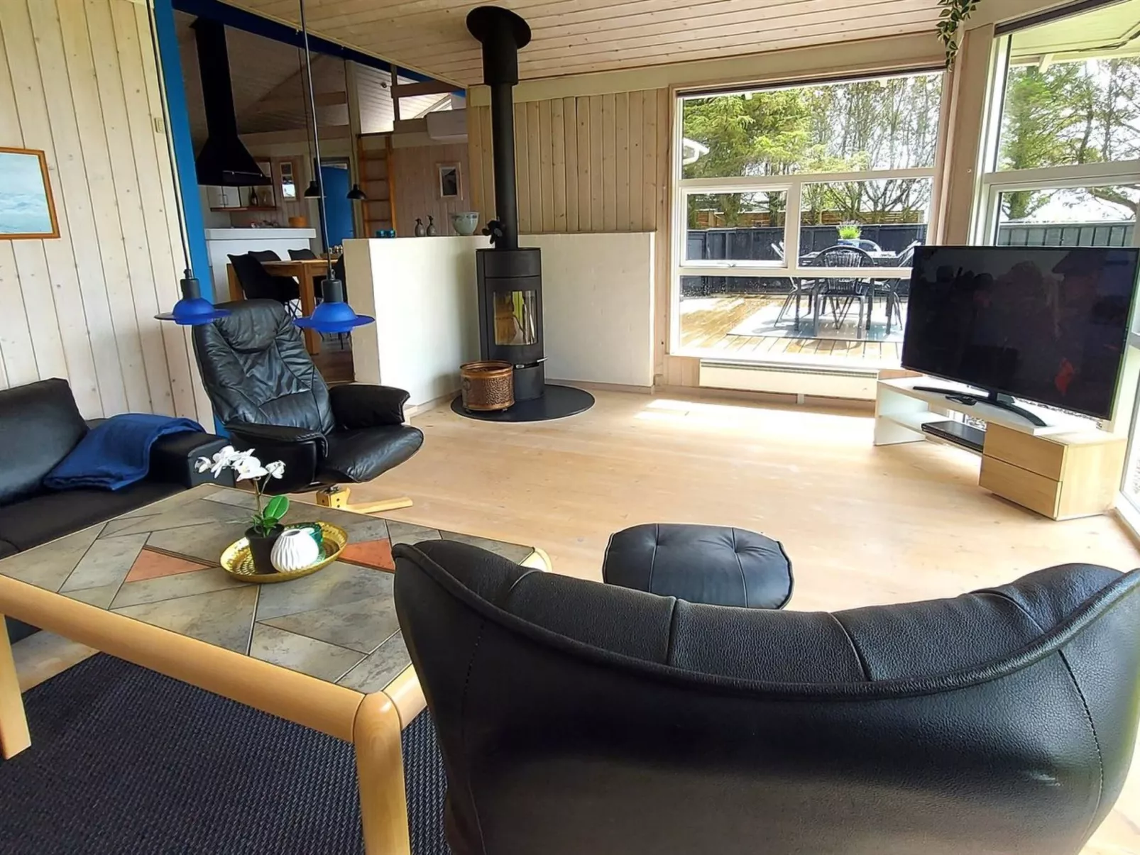 "Thorin" - 100m from the sea-Drinnen