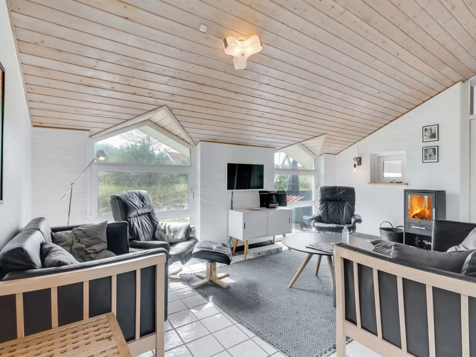 "Hariet" - 600m from the sea-Drinnen