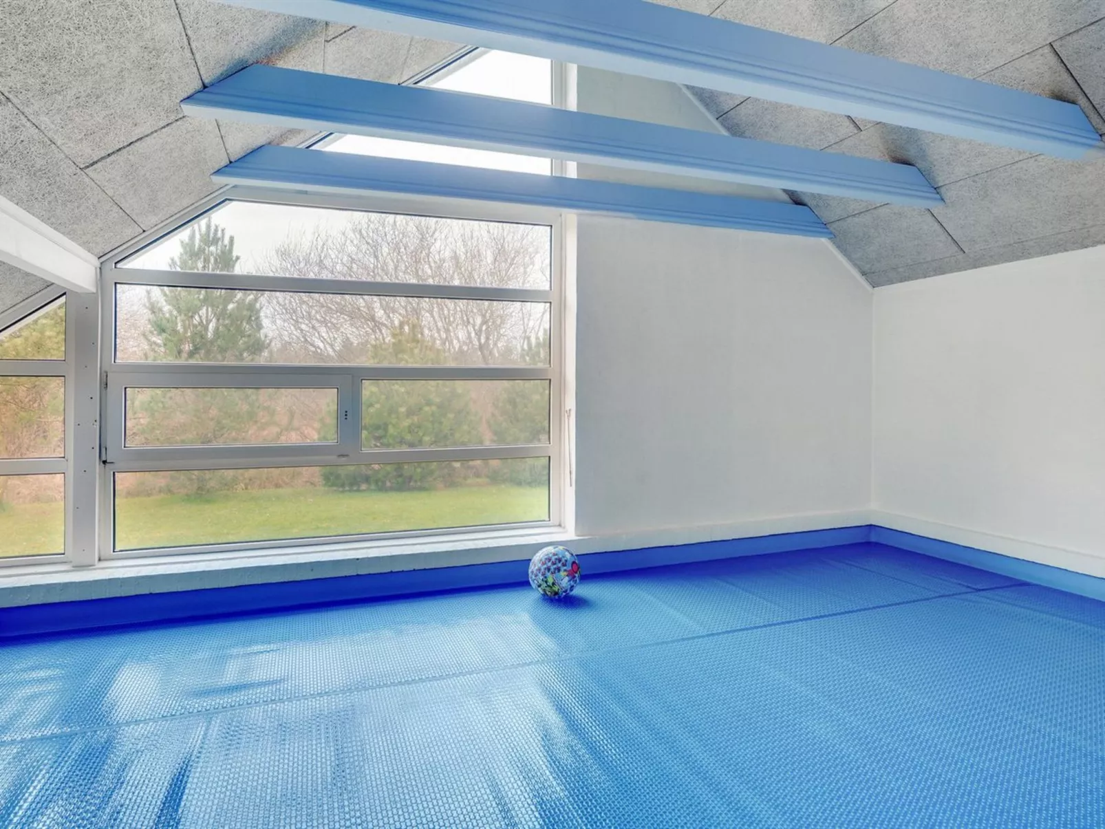 "Swening" - 2.1km from the sea-Draußen