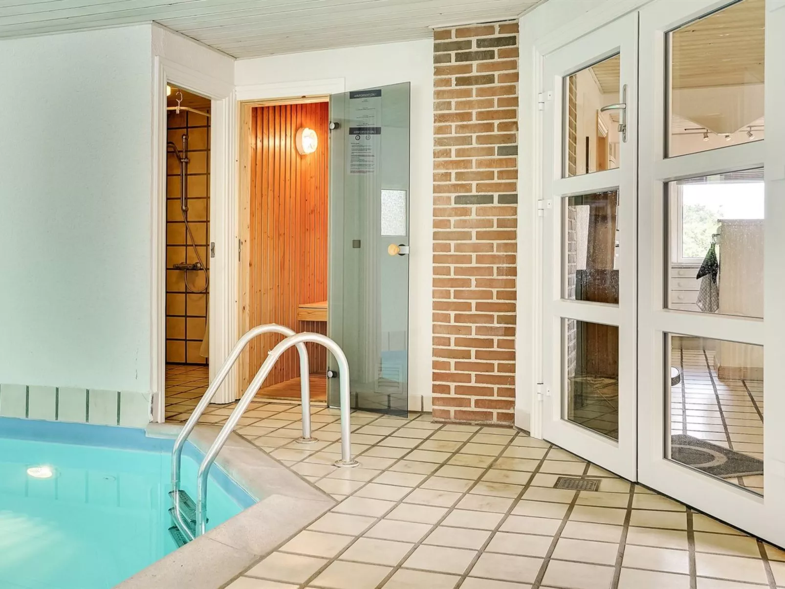 "Aurelia" - 500m to the fjord-Draußen