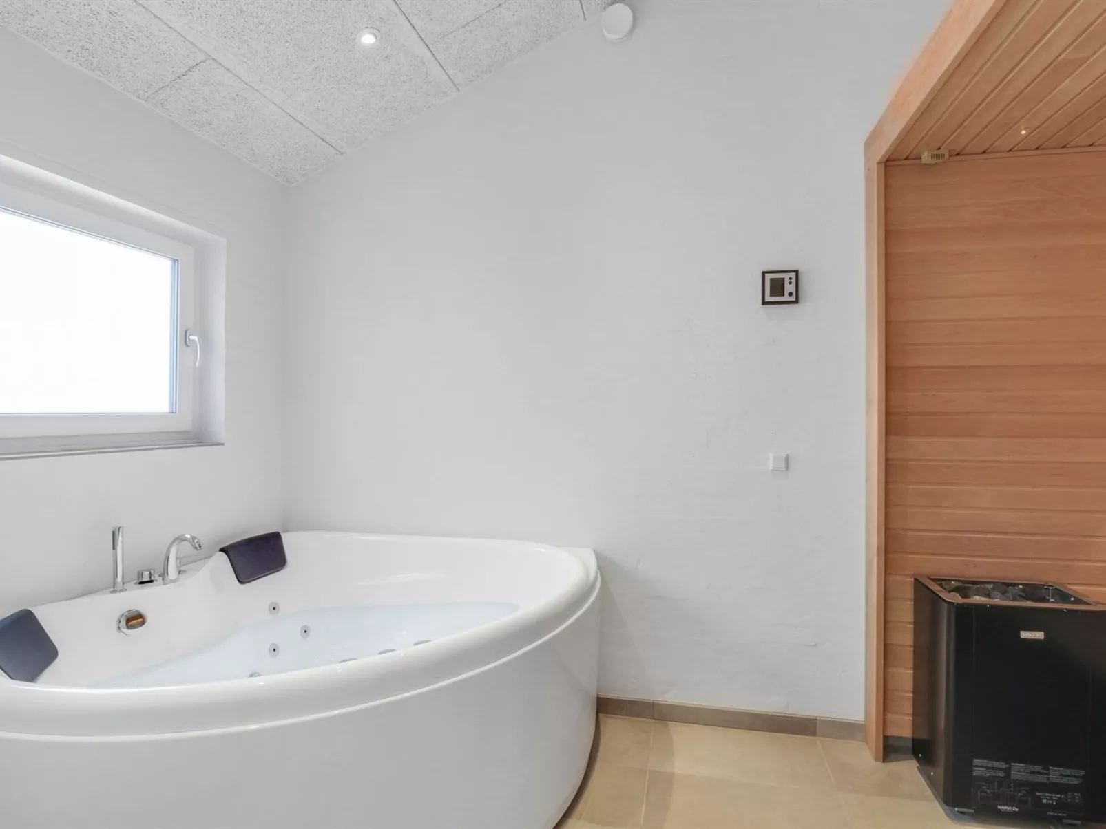 "Grith" - 1km from the sea-Inside